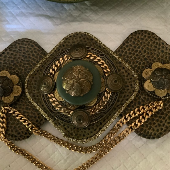 Salena’s Collection Stretchy Belt - Picture 4 of 4